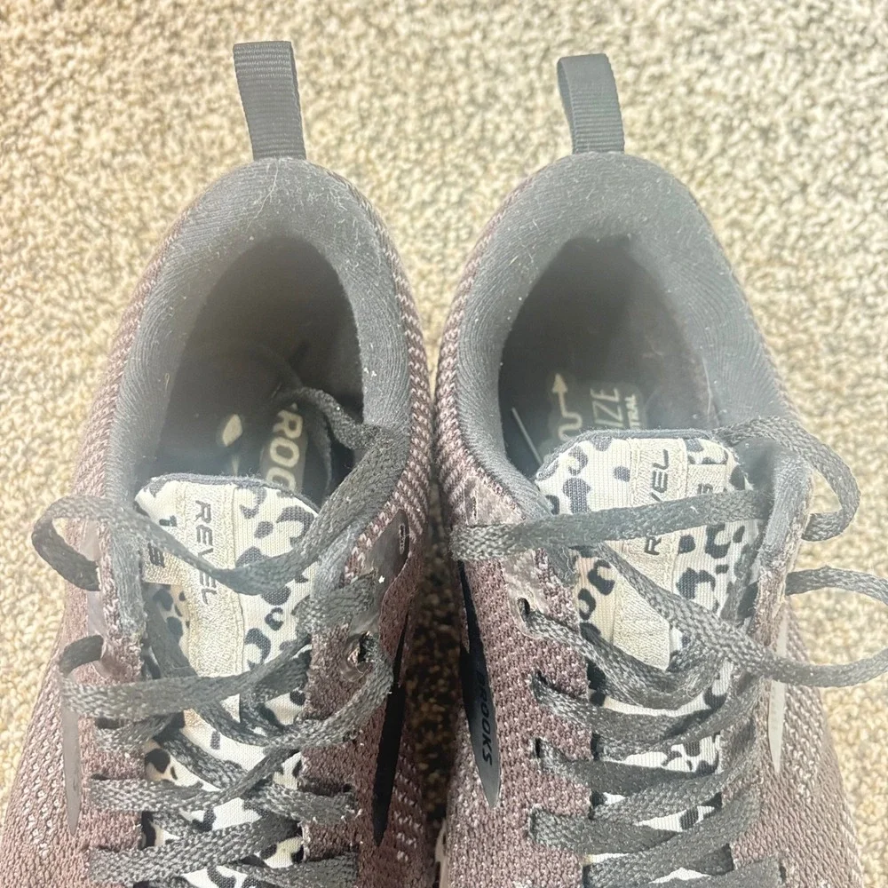 Brooks Revel 5 Womens Running Shoes Sneakers Black Leopard Print walking size 9